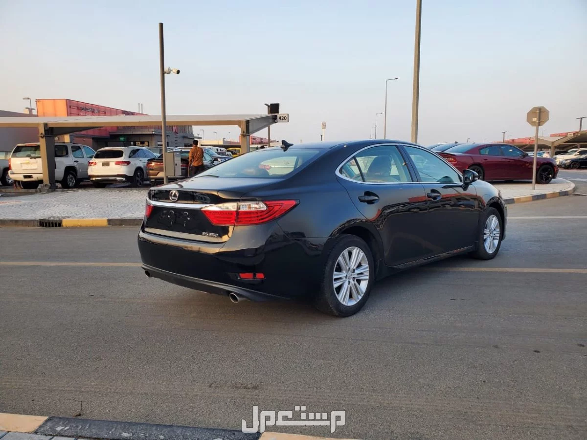 Lexus ES 2014 في الشارقة بسعر 19 ألف درهم إماراتي
