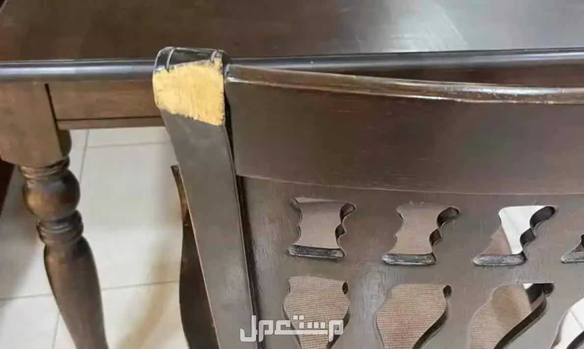 طاولة طعام لثمان أشخاص من سنتر بوينت  2700 على السوم من 400