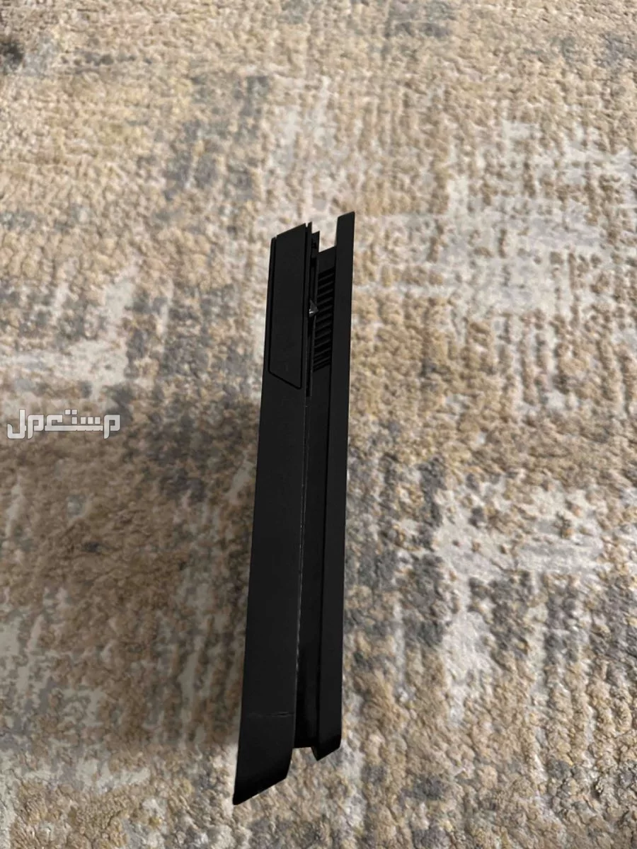 سوني4 سليم 500g اللون اسود بسعر400 ريال