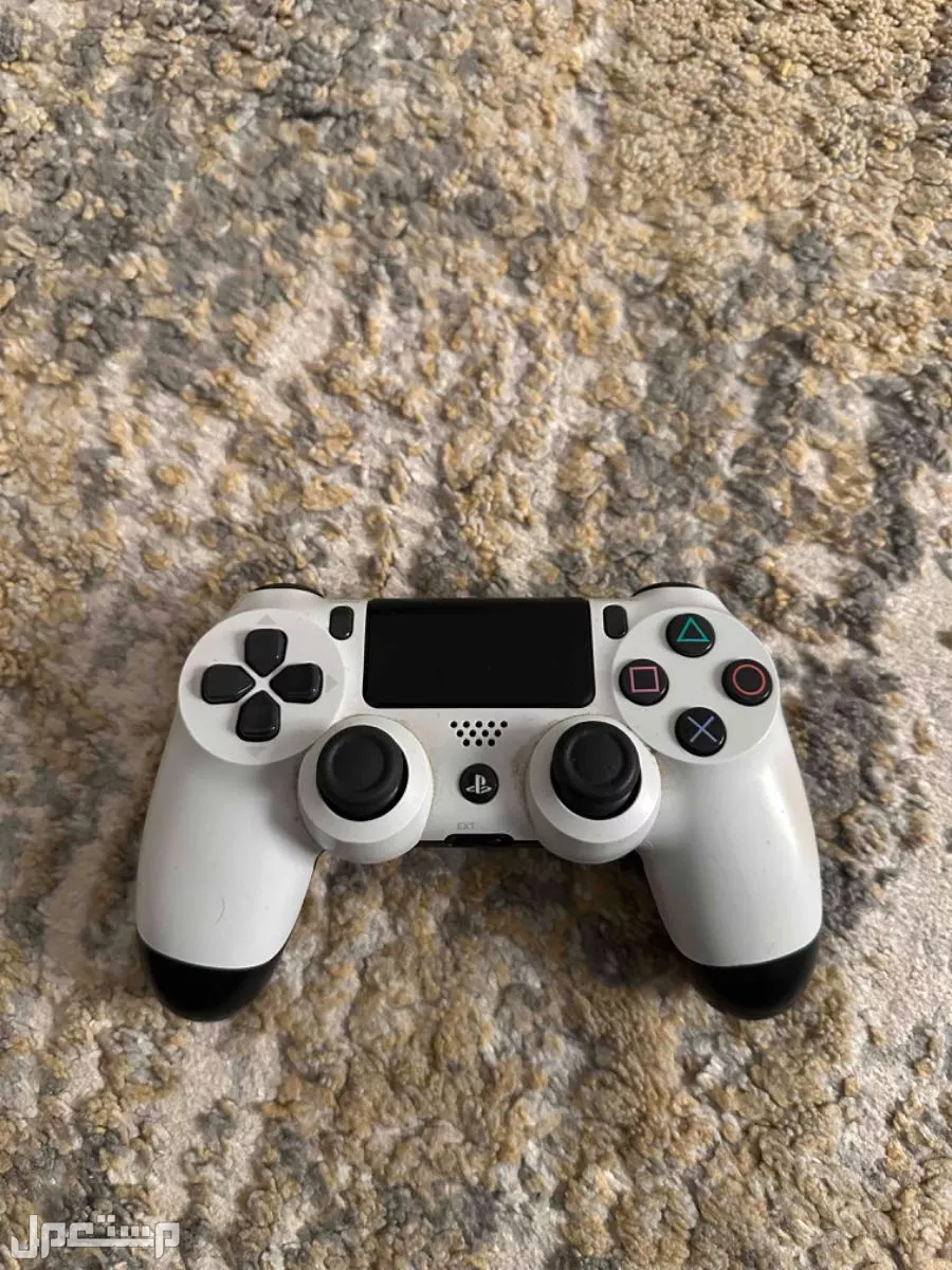 سوني4 سليم 500g اللون اسود بسعر400 ريال