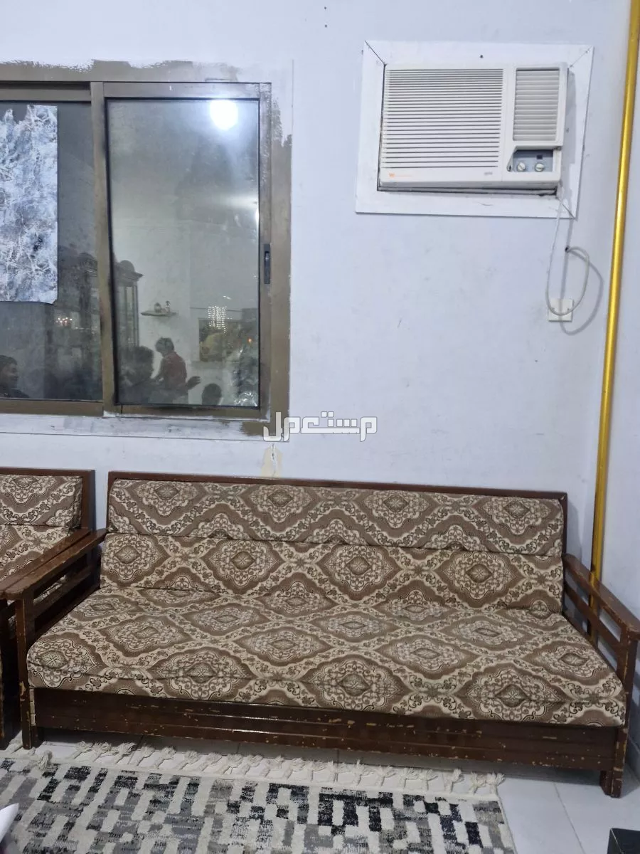 كنبة سرير يوجد فيها تخزين  في جدة بسعر 120 ريال سعودي