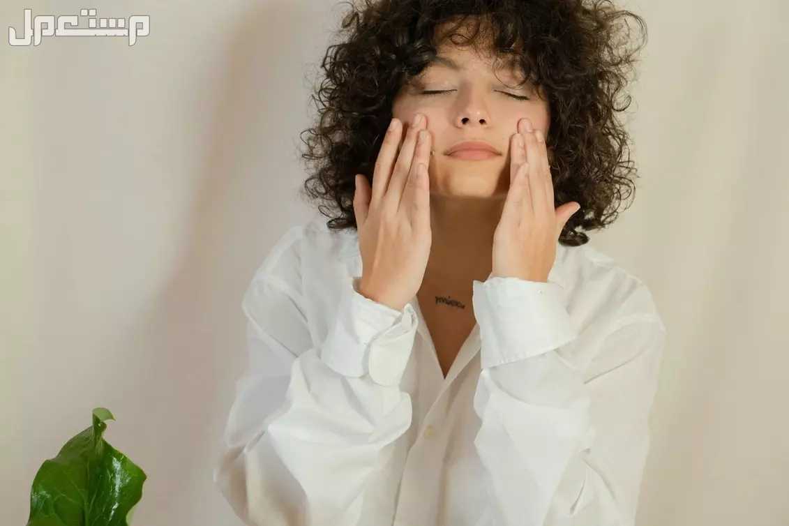 كيفية الحصول على بشرة صافية بدون مسامات بالخطوات أسهل ماسك لغلق المسامات وشد البشرة