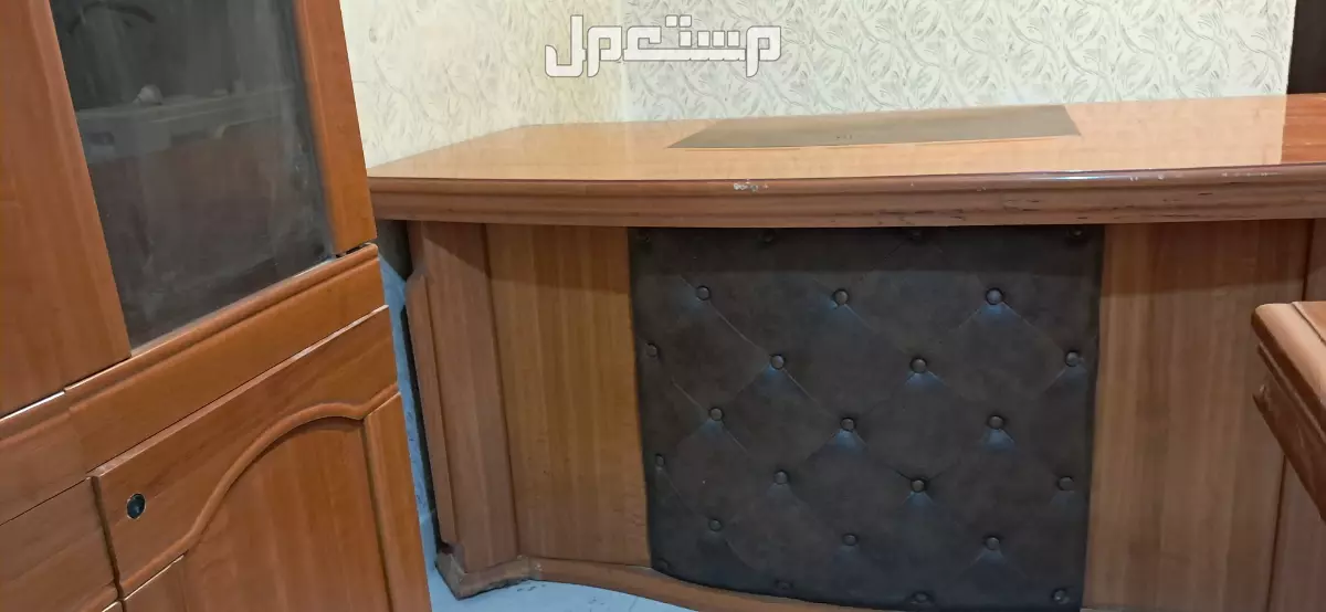 اثاث مكتبي كامل في الرس بسعر 1100 ريال سعودي