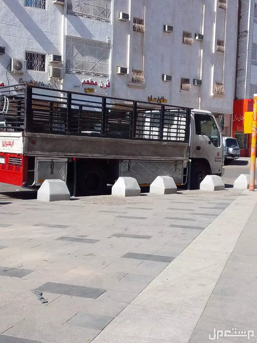 نقل عفش فك تركيب داخل المدينة وخارجها