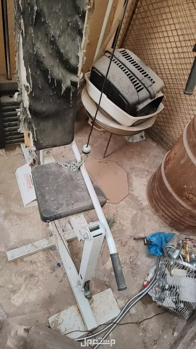 جهاز حديد متكامل للبيع تحتاج شوية تزبيطات و الاوزان على شرط لو فيها عيب