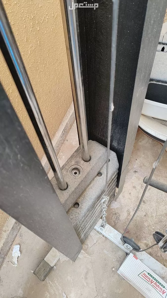 جهاز حديد متكامل للبيع تحتاج شوية تزبيطات و الاوزان على شرط لو فيها عيب