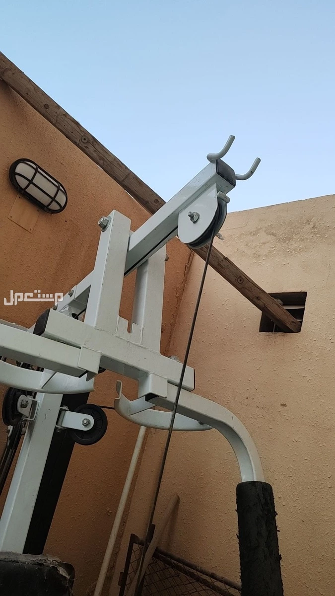 جهاز حديد متكامل للبيع تحتاج شوية تزبيطات و الاوزان على شرط لو فيها عيب