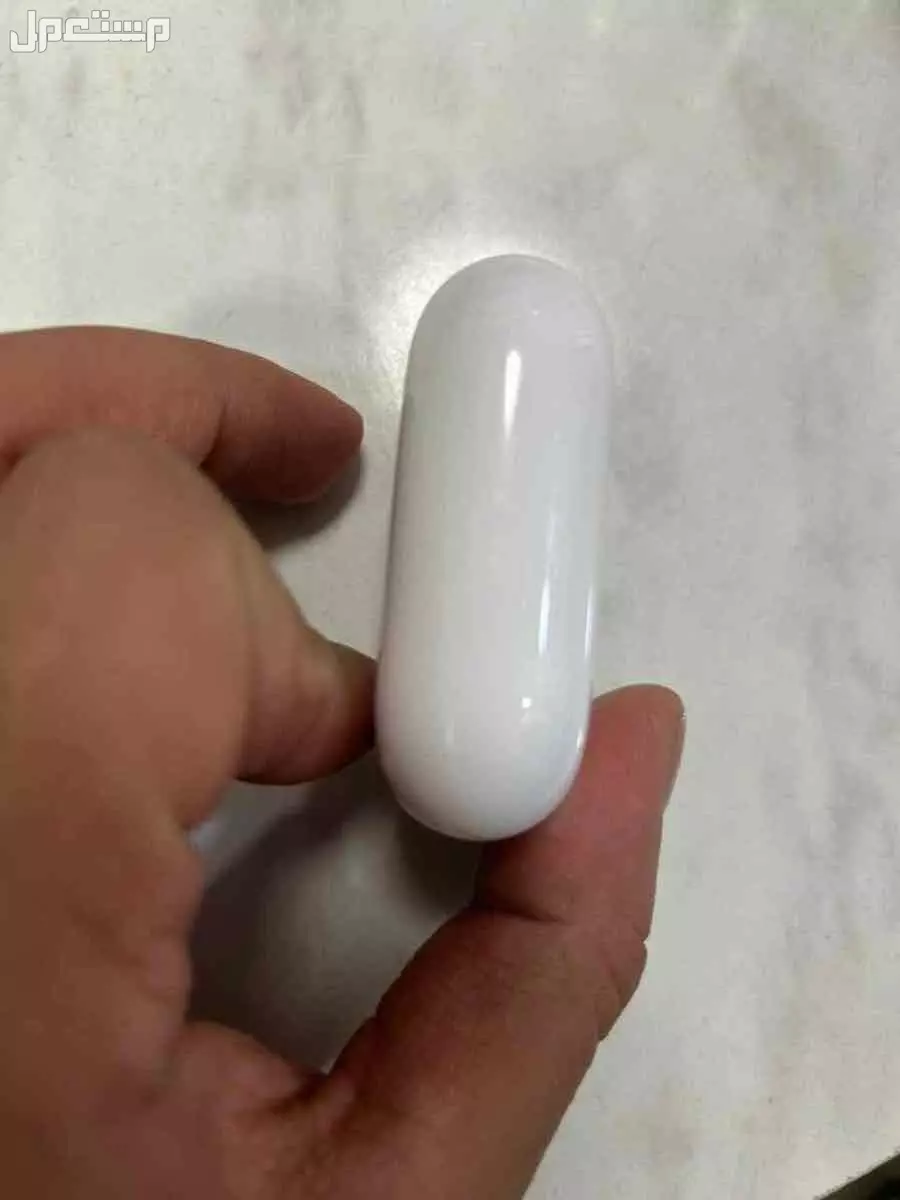 سماعه للبيع ايفون اصليه  جديده استخدام اقل من 3 شهور