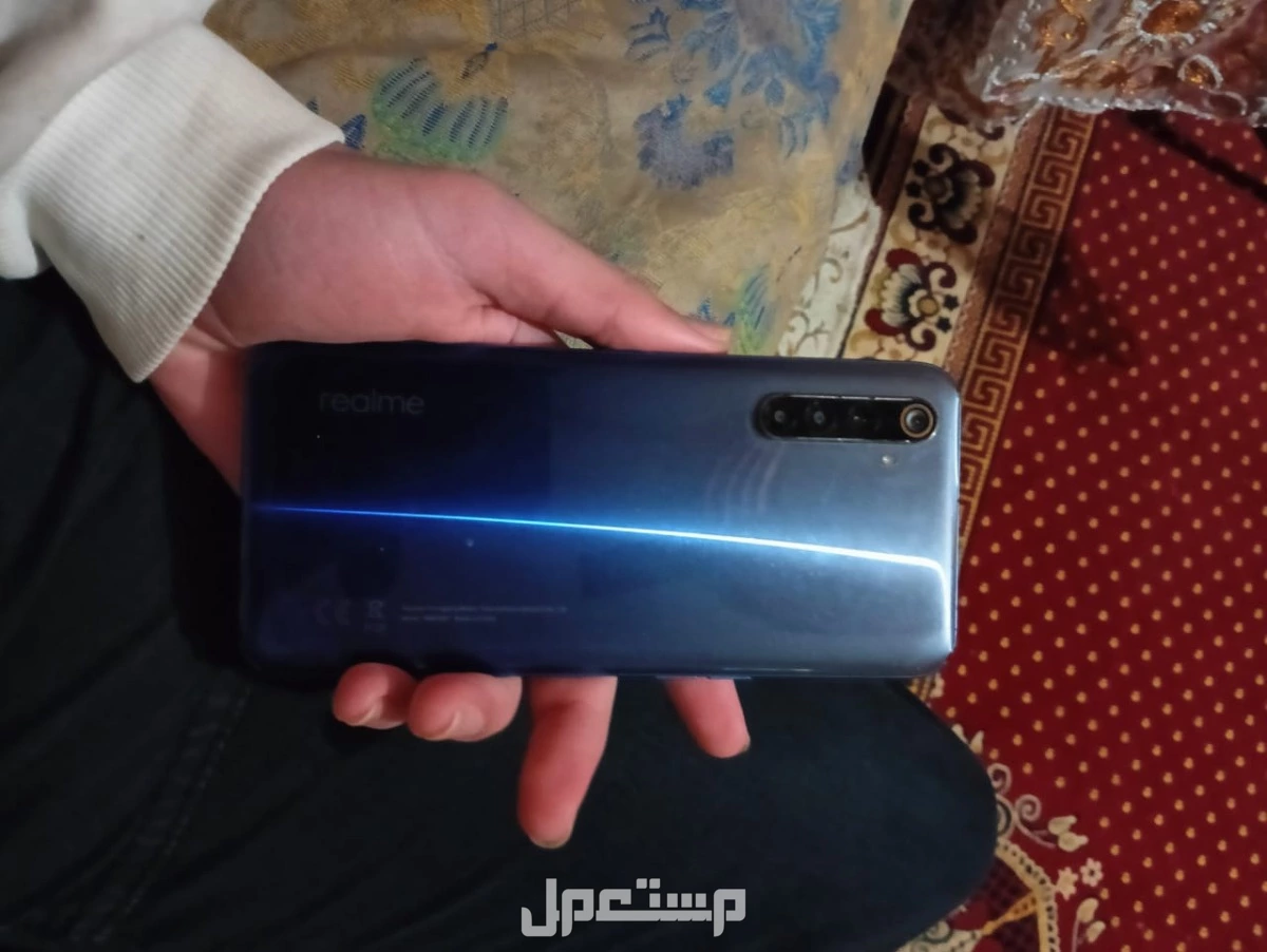 ريلمى 6 128/8 به كسر بسيط فالباغه لا يؤثر على شئ