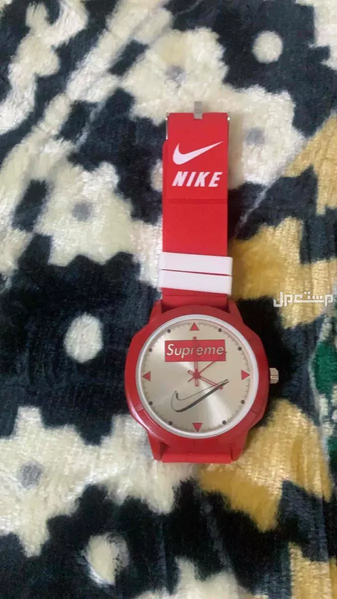 ساعه نايكي (Nike) الاصليه في المدينة المنورة بسعر 200 ريال سعودي