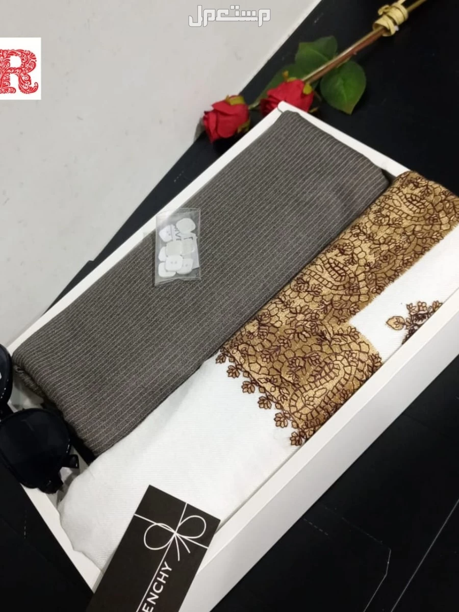 جديدنا  🌹طقم رجالي يتكون من 🌹قماش ماركة جفنشي مقلم 🌹مقاس القطعه 3متروربع 🌹ثمانية ازارير بإسم الماركه 🌹لوجو الماركه رقبه وجيب 🌹شال كشميري خامه نظيييفه مضمونه 🌹مقاسات الاشمغه 55و58 🌹