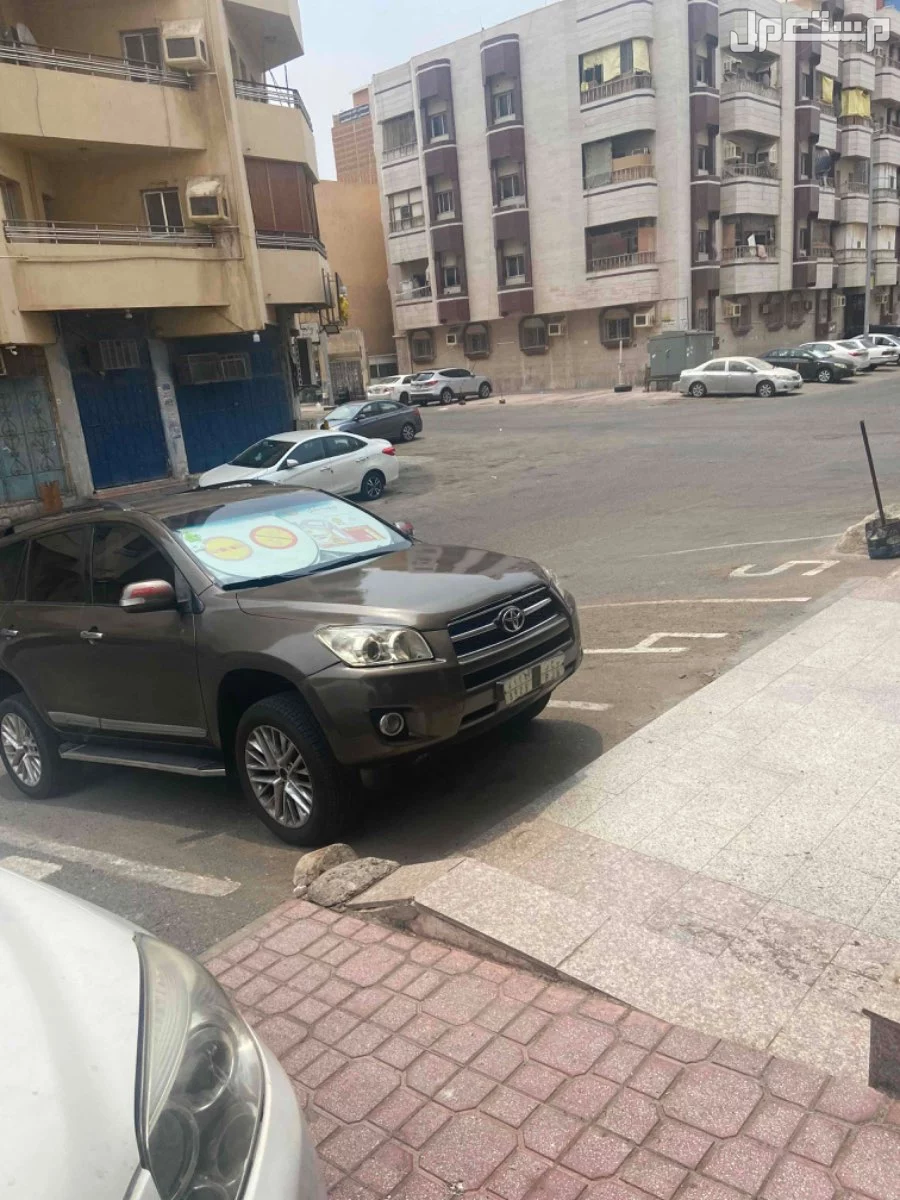 تويوتا راف فور 2010 مع لوحة مميزة طويلة ( ب ح ر )في جدة بسعر 35 ألف ريال سعودي