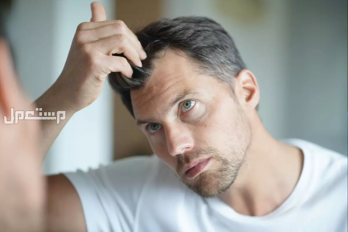 تفسير حلم تساقط الشعر عند لمسه للرجل والمرأة تفسير حلم تساقط الشعر عند لمسه للمتزوج