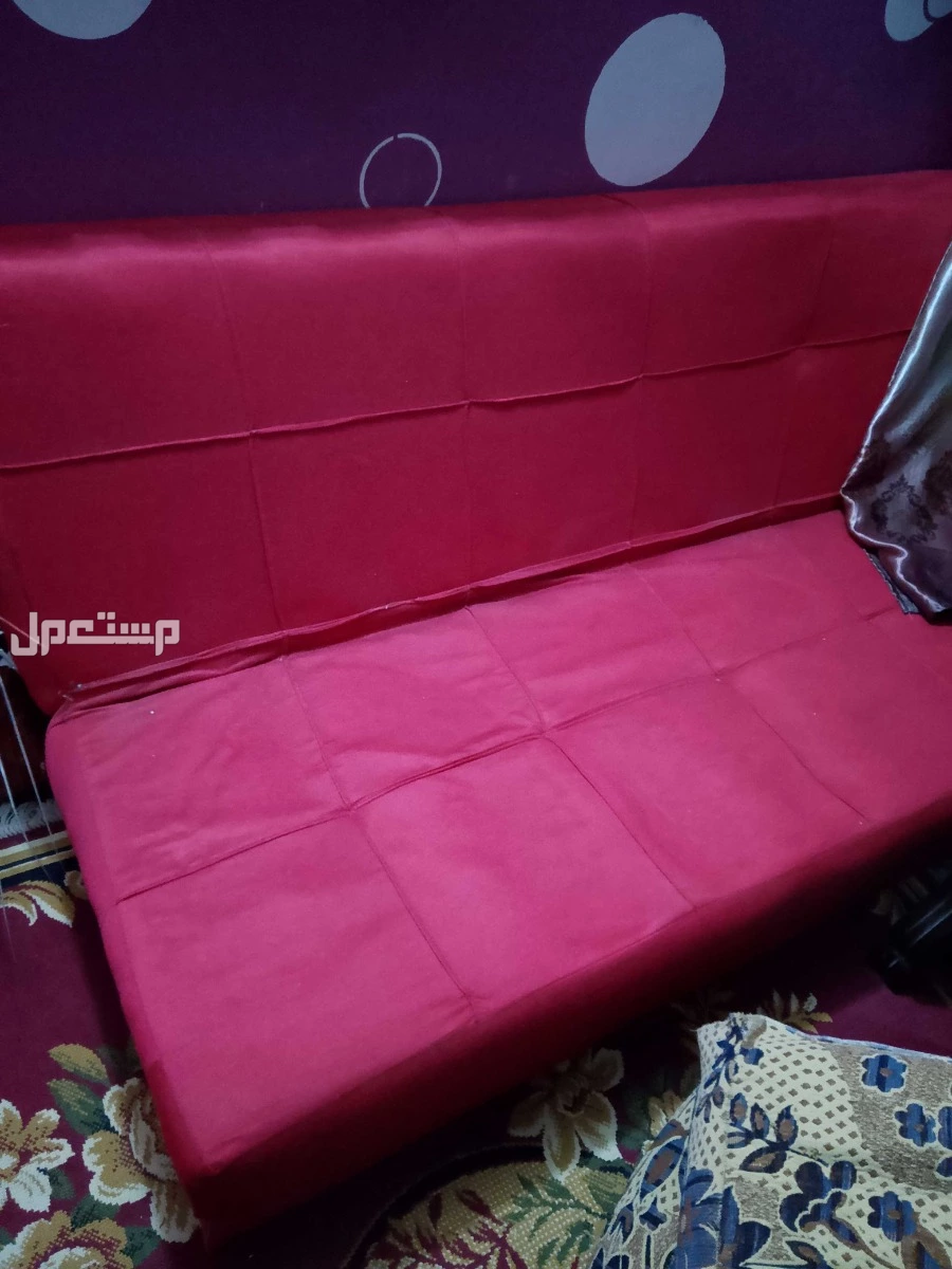 للبيع كنبتين 3في واحد كنبه وسرير وشازلونج استعمال خفيف وبحاله جيده
