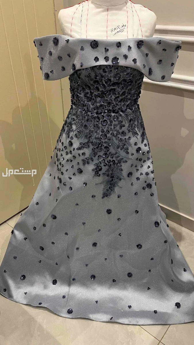 فستان سهرة فخم جميل طويل في مكة