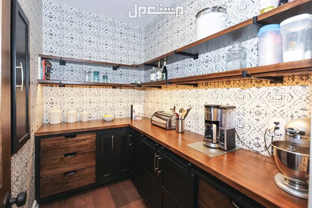 ما هو المطبخ التحضيري؟ وكيفية تصميمه (صور) كيفية تصميم مطبخ تحضيري مثالي