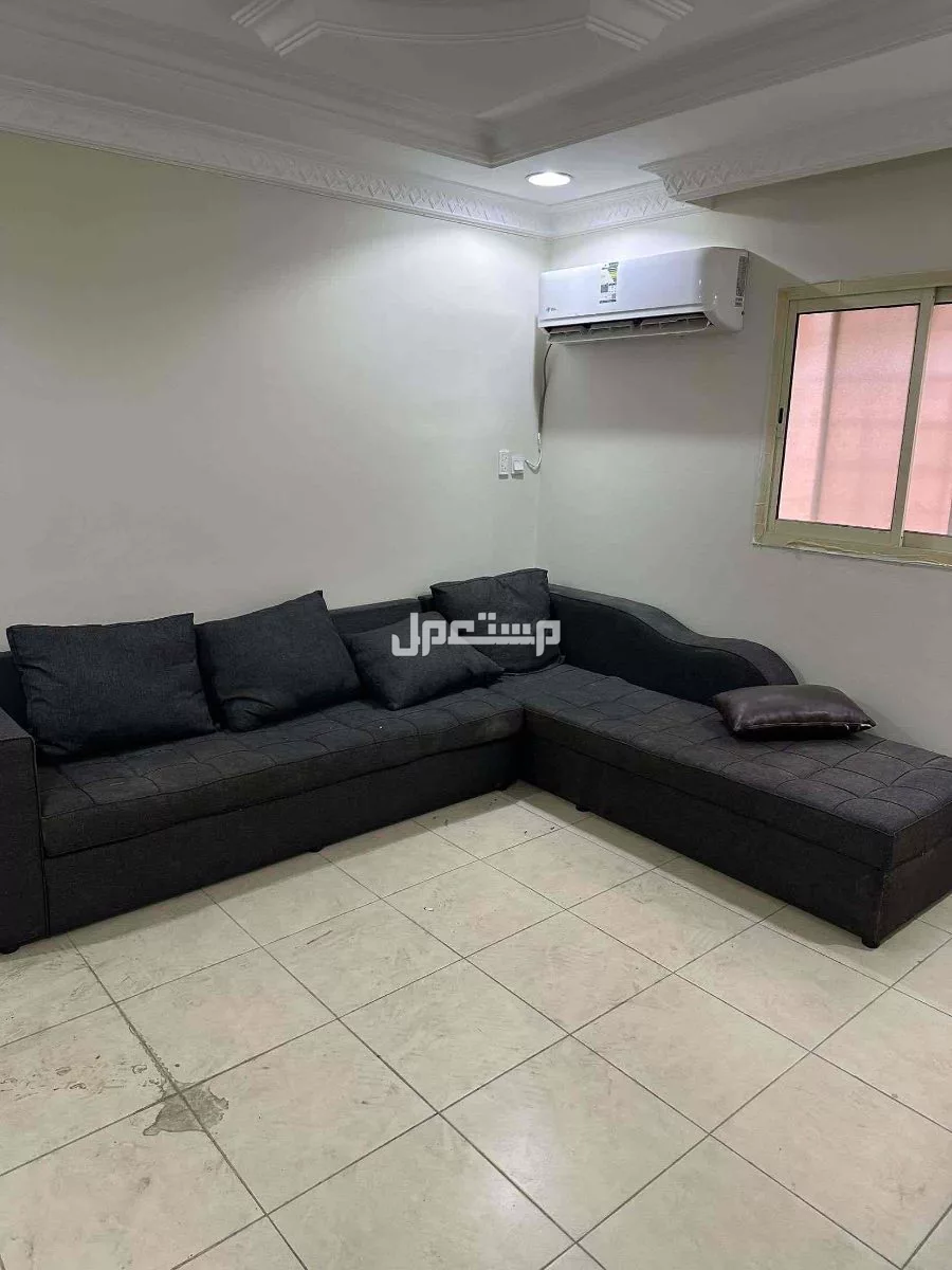 كنب زاويه مستعمل بيع بمبلغ 600