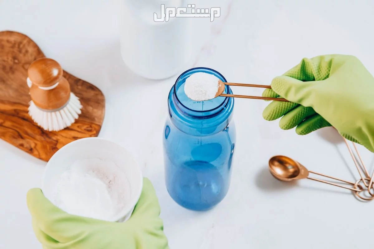 أفضل طرق تنظيف زجاجات المياه والحفاظ على نظافتها تنظيف زجاجة المياه بالبيكينج صودا