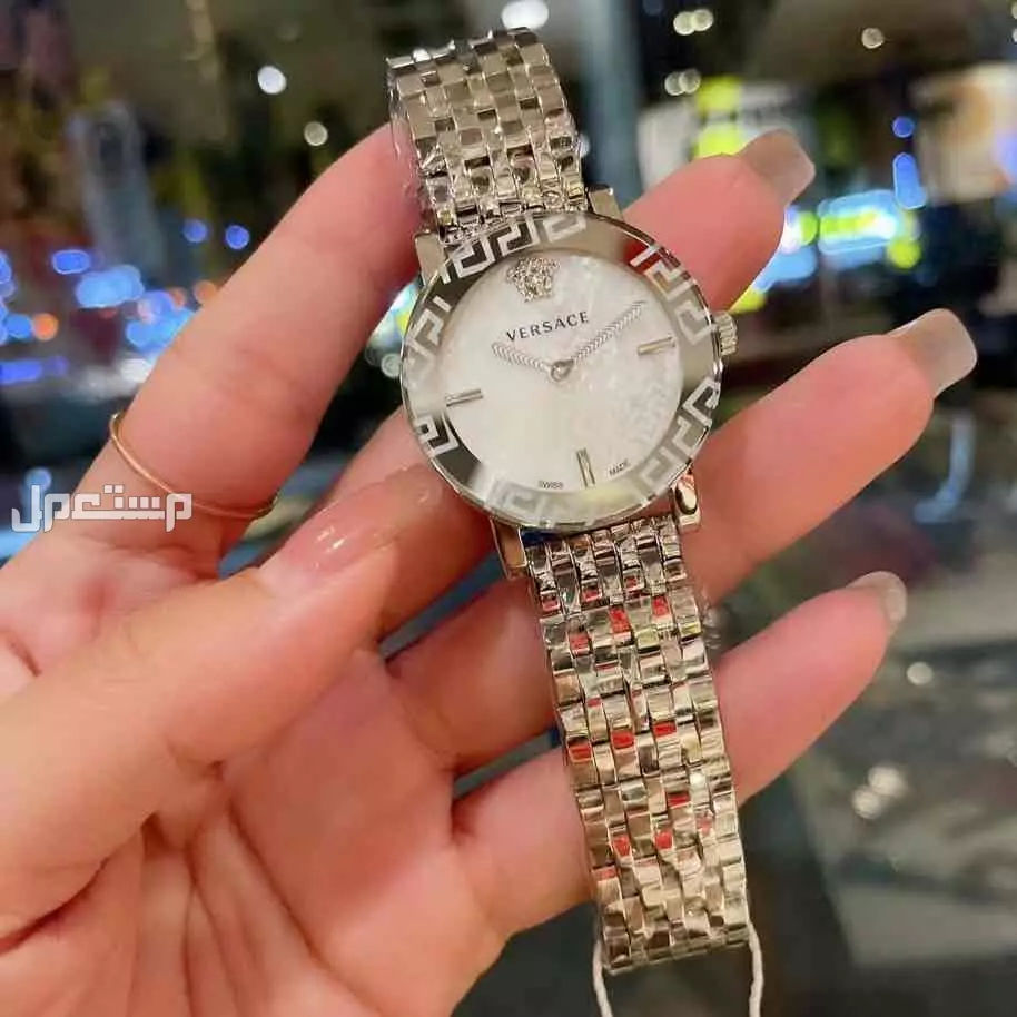 ساعه ماركة فرزاتشي 💎. موديلات نسائي مميزه الأكثر طلباً 🔥 . درجه اولى السير استيل نظيف + جلد ناعم ✅ تقليد درجه اولى - طبق الأصل تماماً💎 .  الرياض