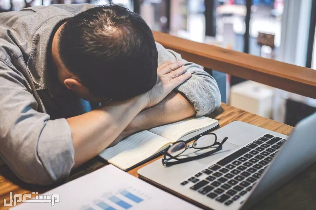 أسوأ عادات العمل التي تعيق نجاحك وكيفية التخلص منها نهائيًا التخلص من العادات السلبية في العمل