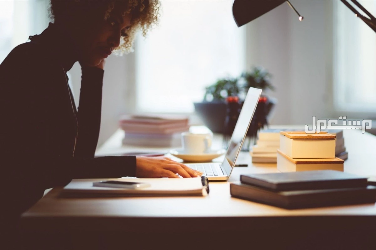 أسوأ عادات العمل التي تعيق نجاحك وكيفية التخلص منها نهائيًا عادات العمل السلبية والتخلص منها