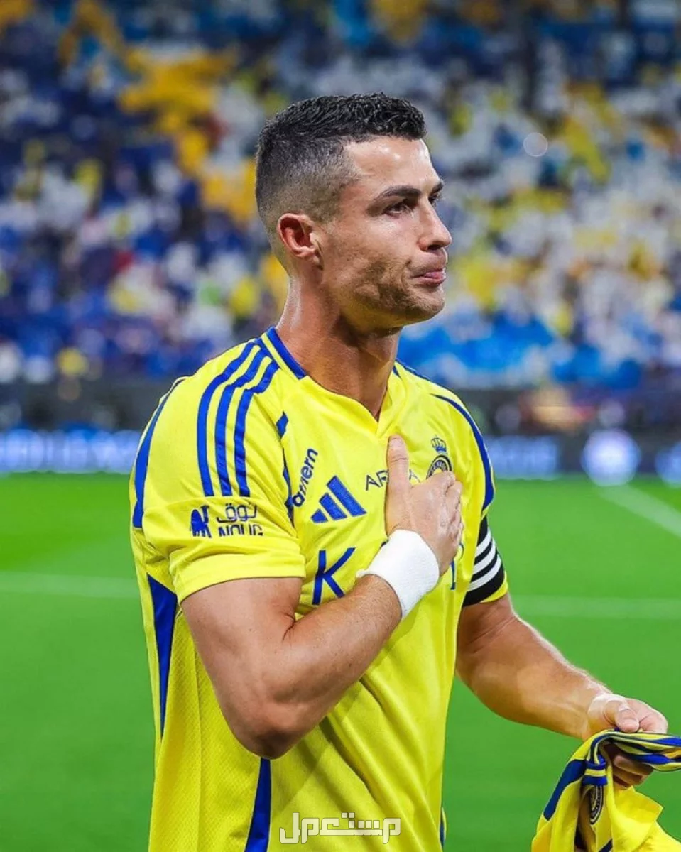 تفاصيل انتقال محمد صلاح للهلال.. هل يصبح نجم الدوري السعودي؟ راتب محمد صلاح أعلى من رونالدو