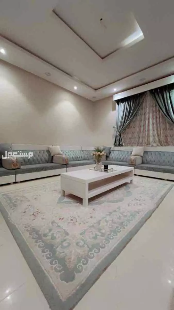 كنب في الرياض بسعر ألف ريال سعودي