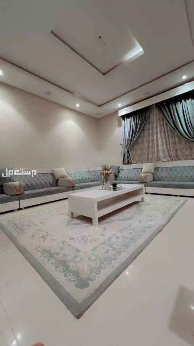كنب في الرياض بسعر ألف ريال سعودي