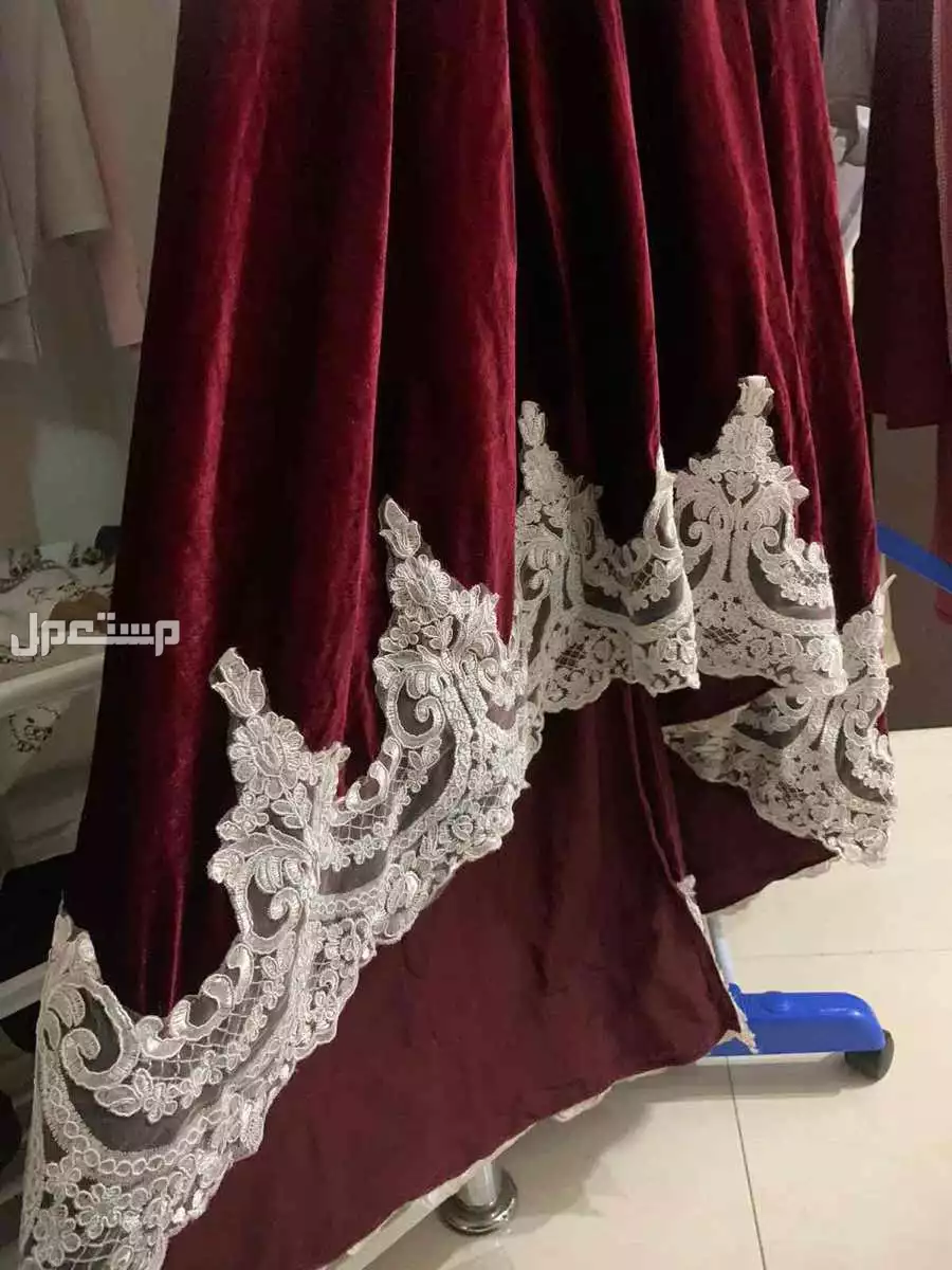 فستان عنابي  في الرياض بسعر 150 ريال سعودي