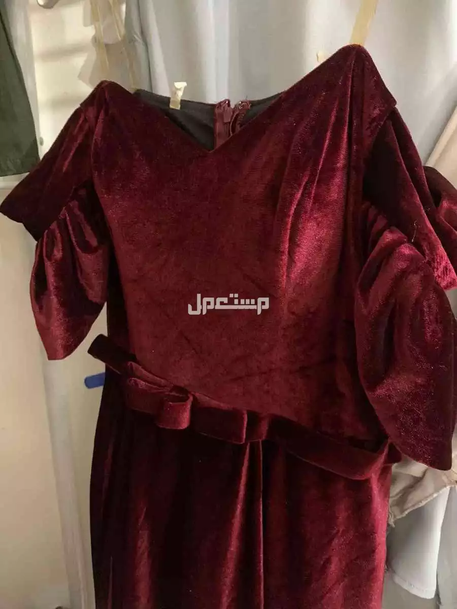 فستان عنابي  في الرياض بسعر 150 ريال سعودي