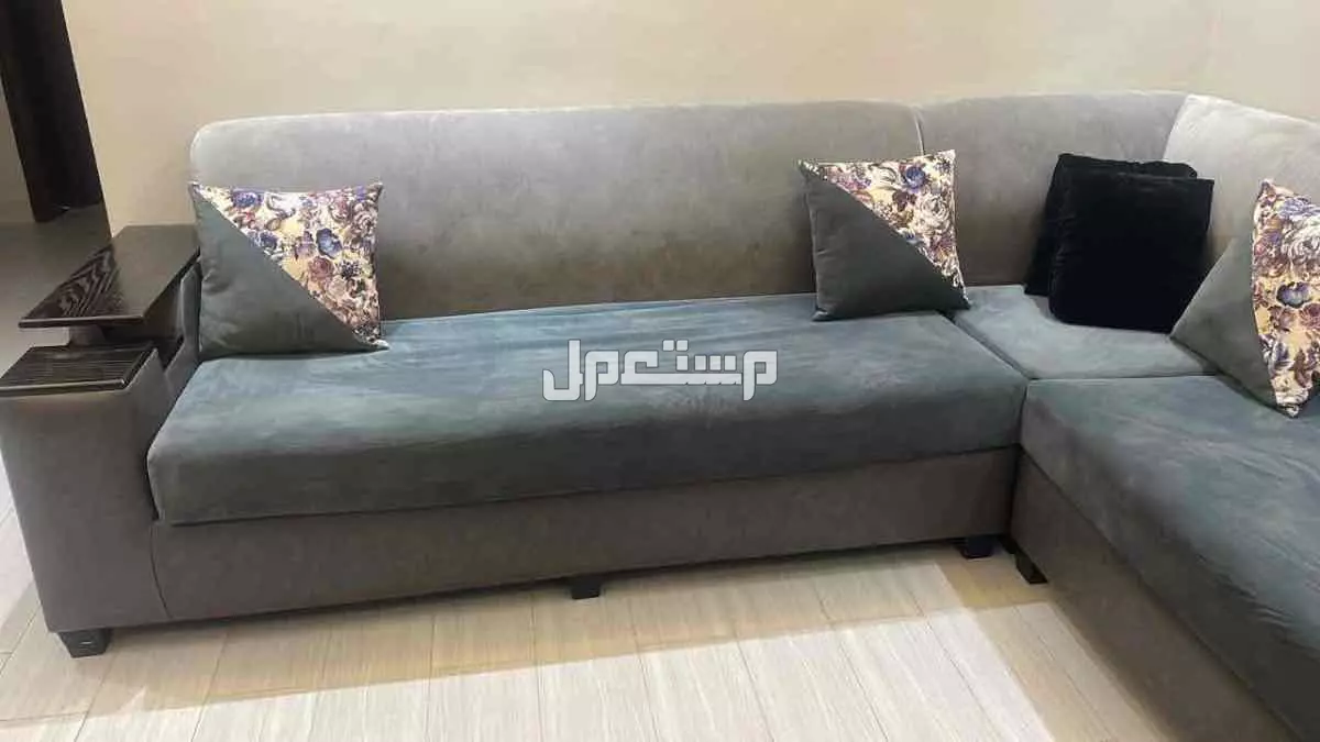 للبيع كنب  في جدة بسعر 700 ريال سعودي