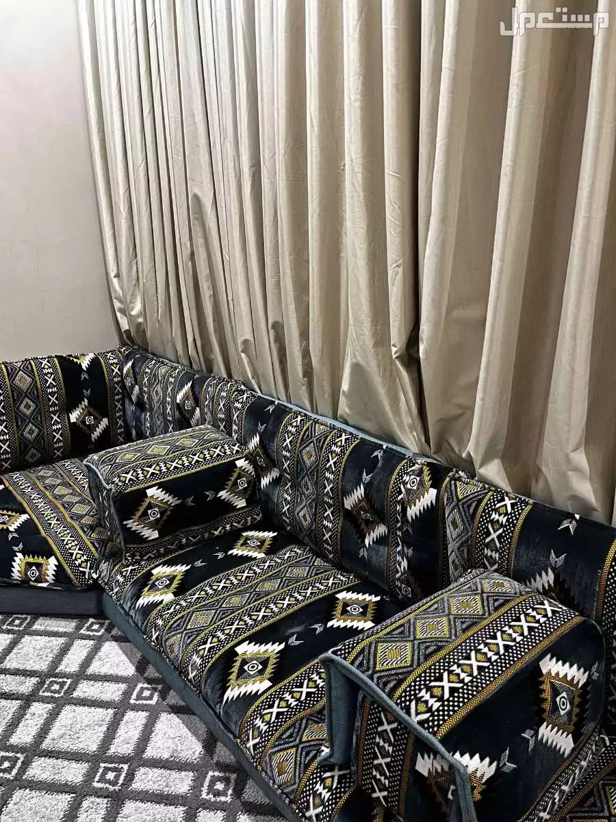 كنب صاله وباطرما وفريزر في جدة على السوم