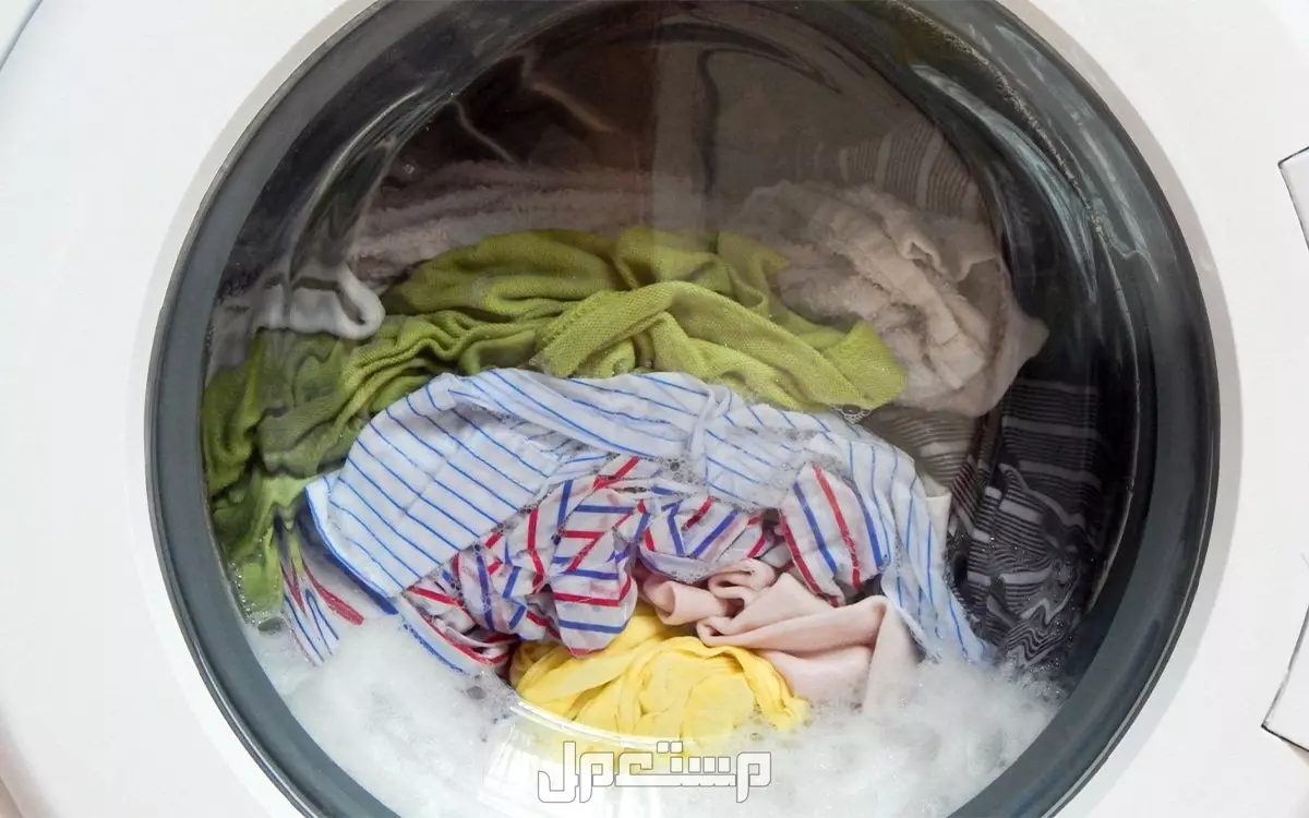 كيفية التخلص من الرائحة الكريهة في الملابس بعد غسلها ما سبب رائحة الملابس الكريهة بعد غسلها؟