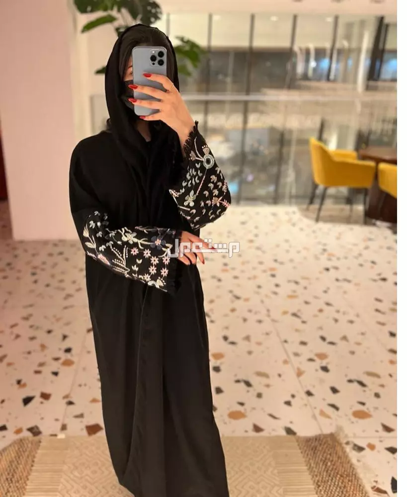 موديلات عبايات سوداء مطرزة 2025 عبايات مطرزة بالخرز