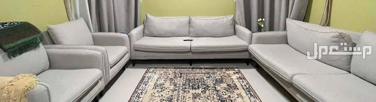للبيع كنب تصميم امريكي نظيف الجوده ممتازه ابغى فيه 1500 ﷼ كنب 8 اشخاص تصميم امريكي استعمال نظيف و جديد جودته ممتازه جداً