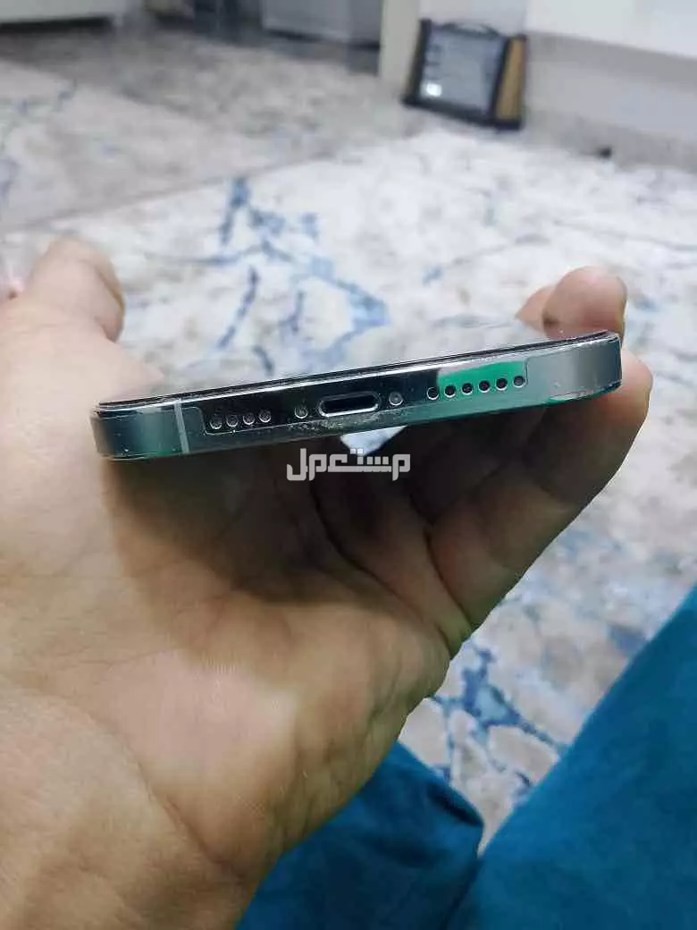 ايفون 13 برو ماكس البطاريه 87 المساحه 256 التلفون مفهوش اي  حاجه
