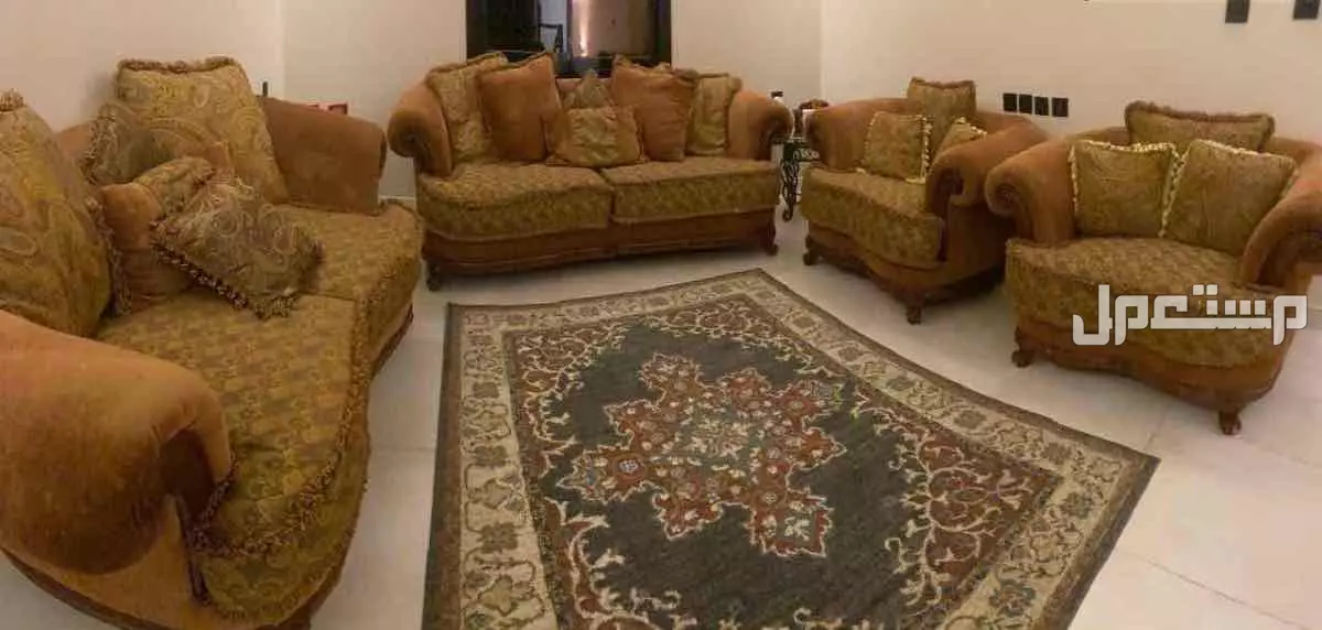 كنب فخم للبيع في جدة بسعر ألف ريال سعودي