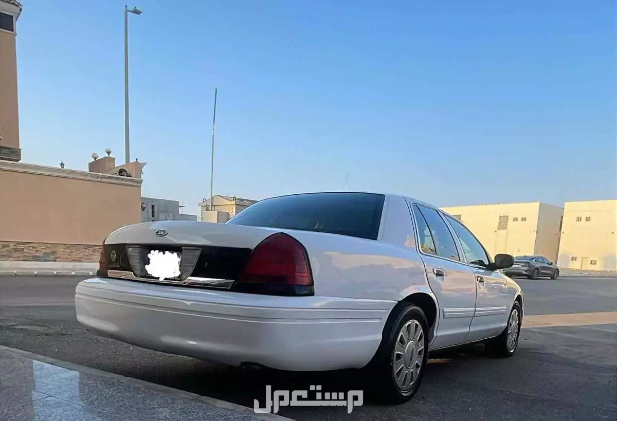 فورد فكتوريا كروان بسعر 28 ألف ريال سعودي