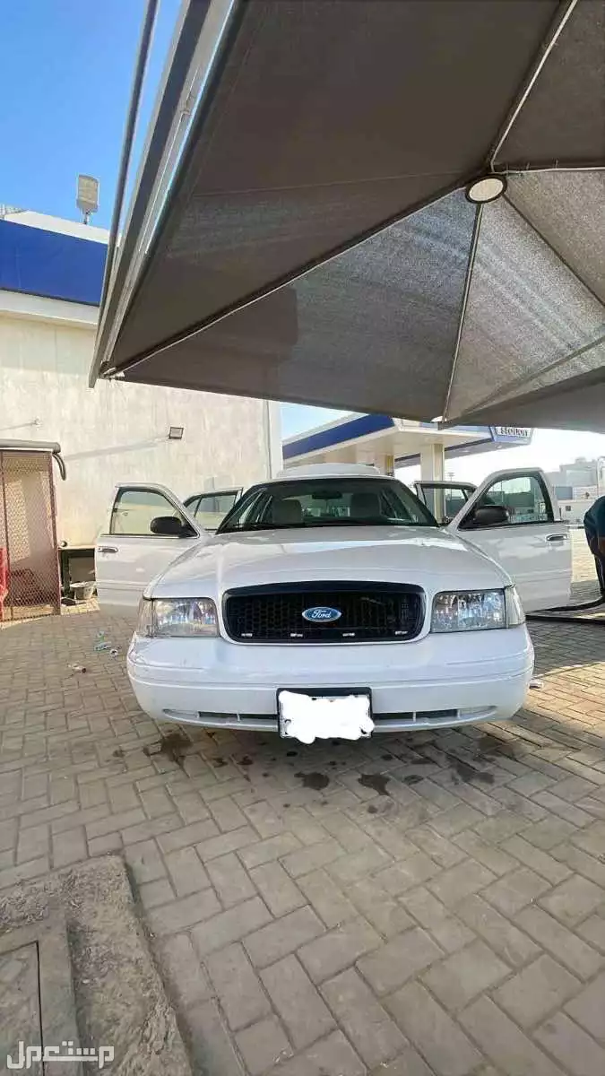فورد فكتوريا كروان بسعر 28 ألف ريال سعودي