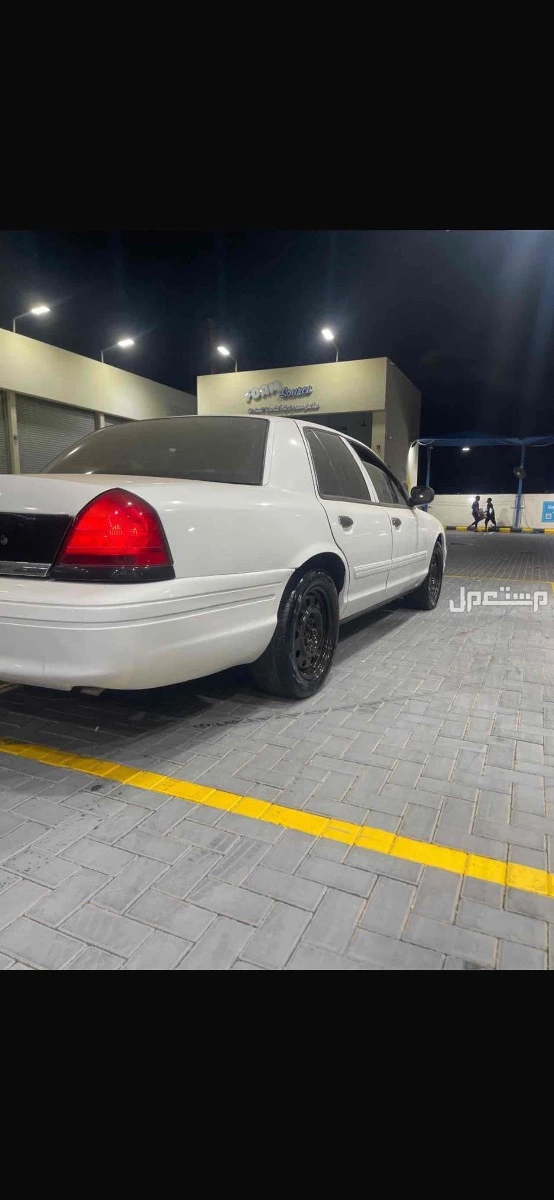 فورد فكتوريا كروان بسعر 28 ألف ريال سعودي