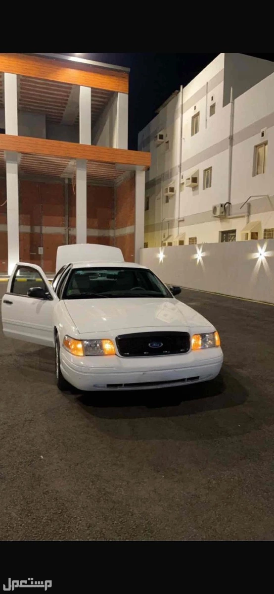 فورد فكتوريا كروان بسعر 28 ألف ريال سعودي