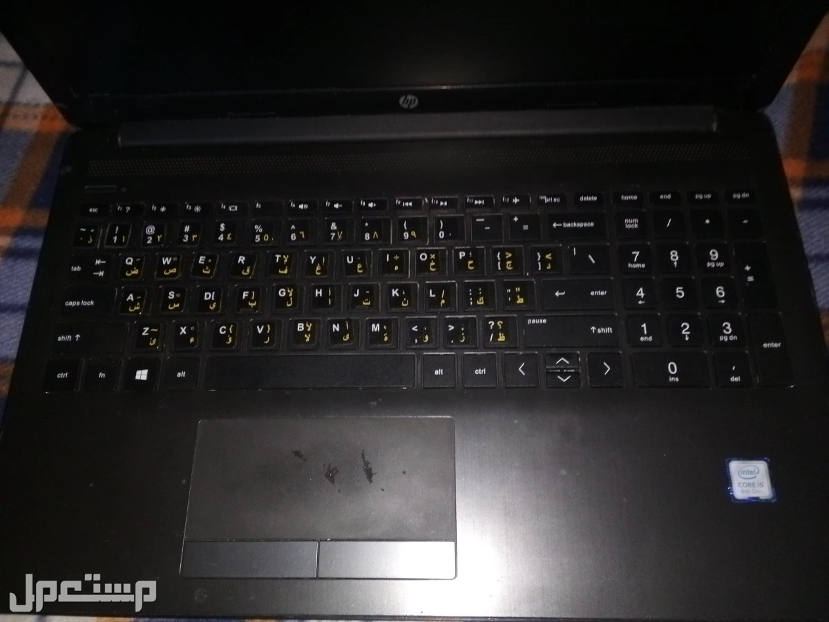 اسم لاب توب DESKTOP-97TR3CA لاب توب نضيف مافي مشاكل ماركة hp و في شوية خدوش من ورا