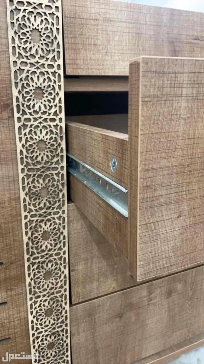 تسريحه و كمدينه في حفر الباطن بسعر 700﷼ كامل