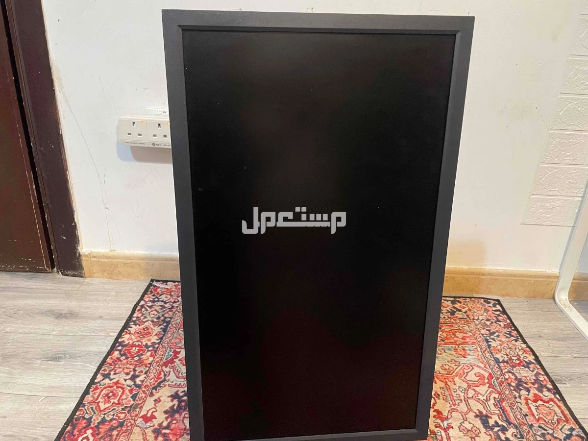 شاشة قيمنق جديده  في عنيزة بسعر 800 ريال سعودي