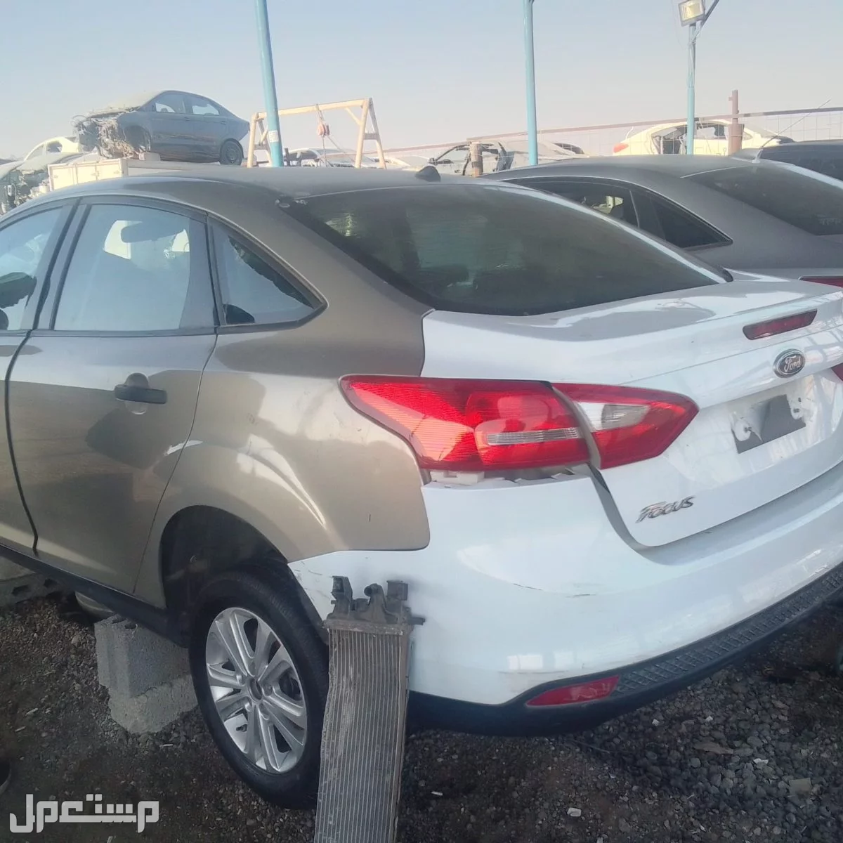 يوجد لدينا قطع غيار السيارات بأنواعها تشليح  باسعار مناسبه كوامري وياري موديلات مختلفه 2015