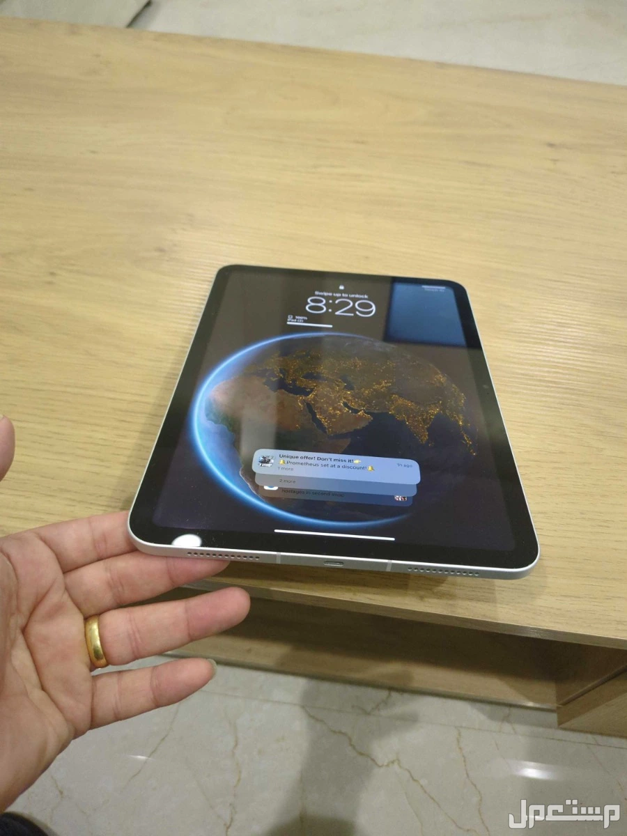 ipad 10th Generation 64GB في العليا الرياض بسعر 1100 ريال سعودي