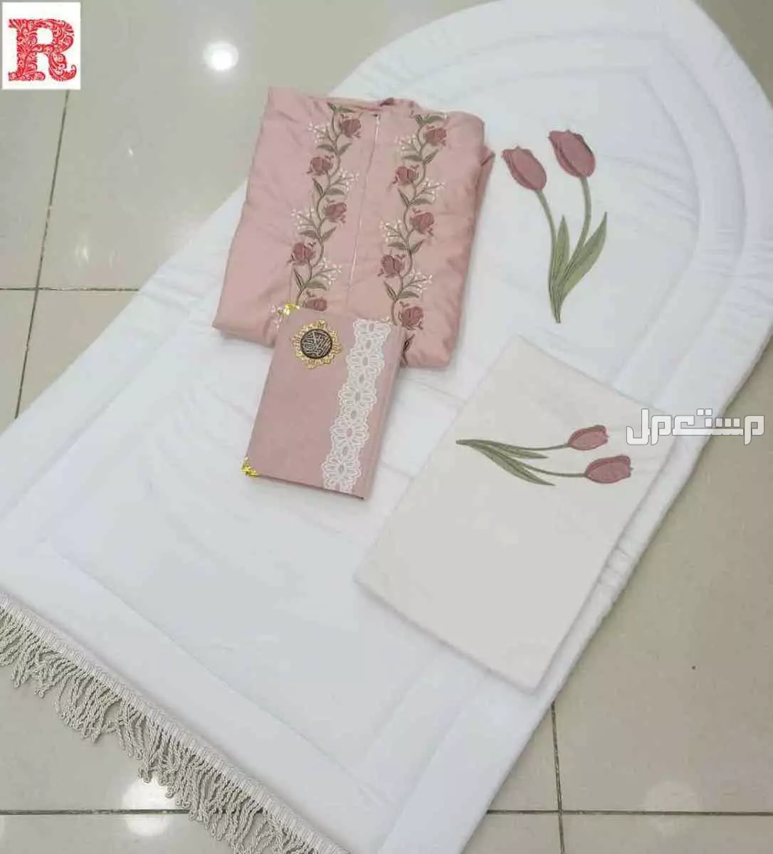 اطقم صلاة سجادة وشرشف 5 قطع نسائي مبطن