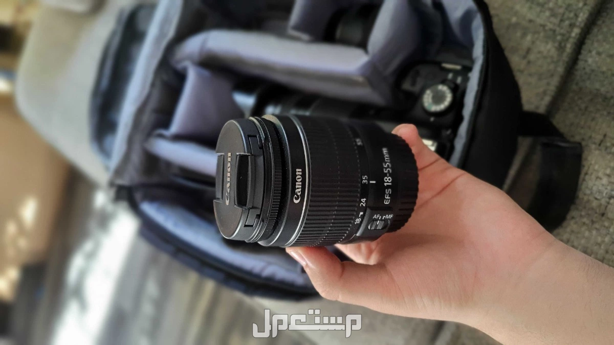 كاميرا كانون d2000 نظيفة جدا مع اكسسوارات اضافية كثير و3 عدسات في تبوك بسعر 2700 ريال سعودي