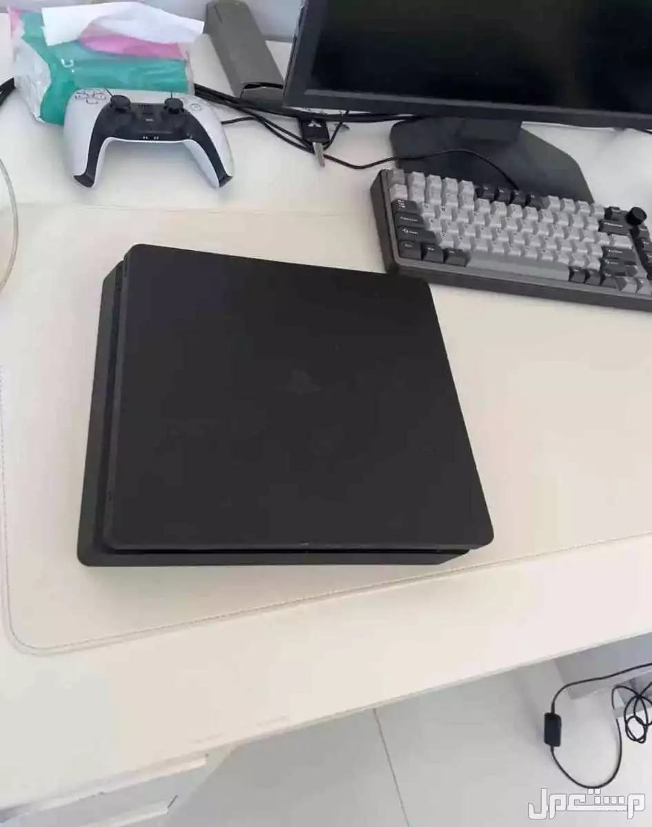 سوني 4 نظيف جدا للبيع في الفيصليه نجران