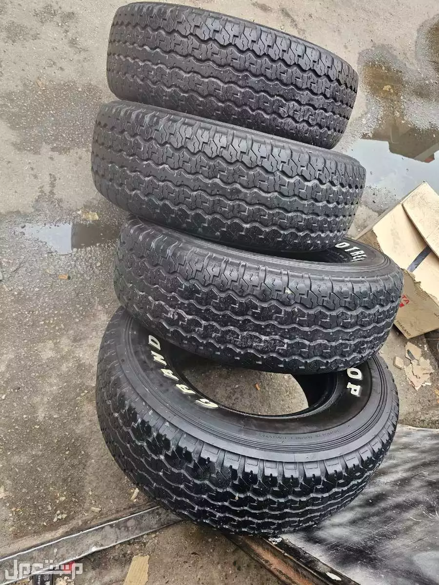 كفرات دنلوب للبيع 275/70/16 نضاف مره